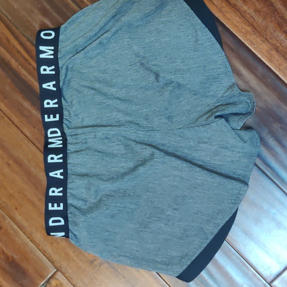 Under armour play up shorts like new - Picture 3 of 3